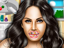 Лечить зубы: Меган Фокс у стоматолога