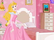 Принцесса Аврора украшает спальню