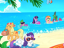 Маленькие пони на пляже